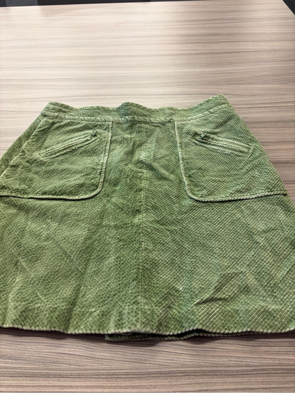 elevenses Green Corduroy A-Line Mini Skirt with Front Pockets- size 10